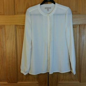 Banana Republic Pintuck Button blouse Size Small